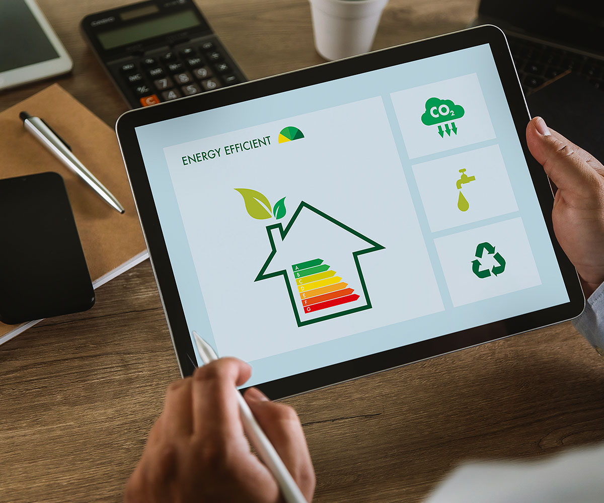Un diagnostiqueur utilisant la plateforme sur tablette